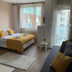 corvin-sun-downtown-apartment.inbudapesthotels.com/