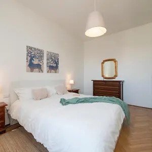 apt-xenia-apartments-newly-renovated.italymilanhotels.net/