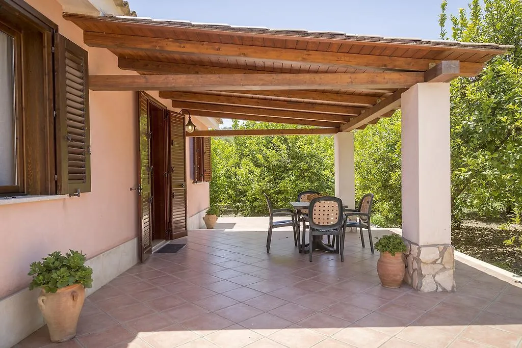 Farm stay Valle Degli Dei Agriresort Noto Italy