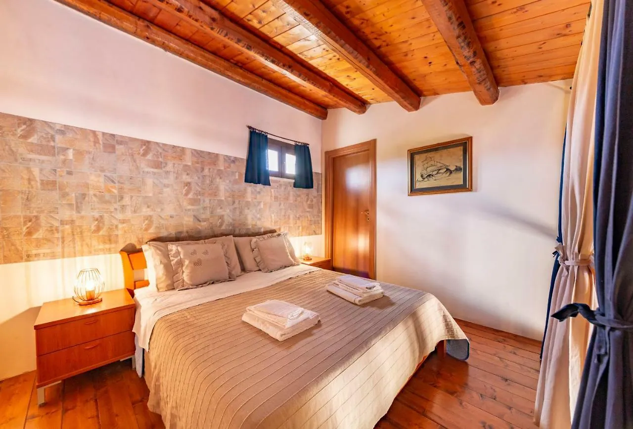 Valle Degli Dei AgriResort Noto 0*,  Italia